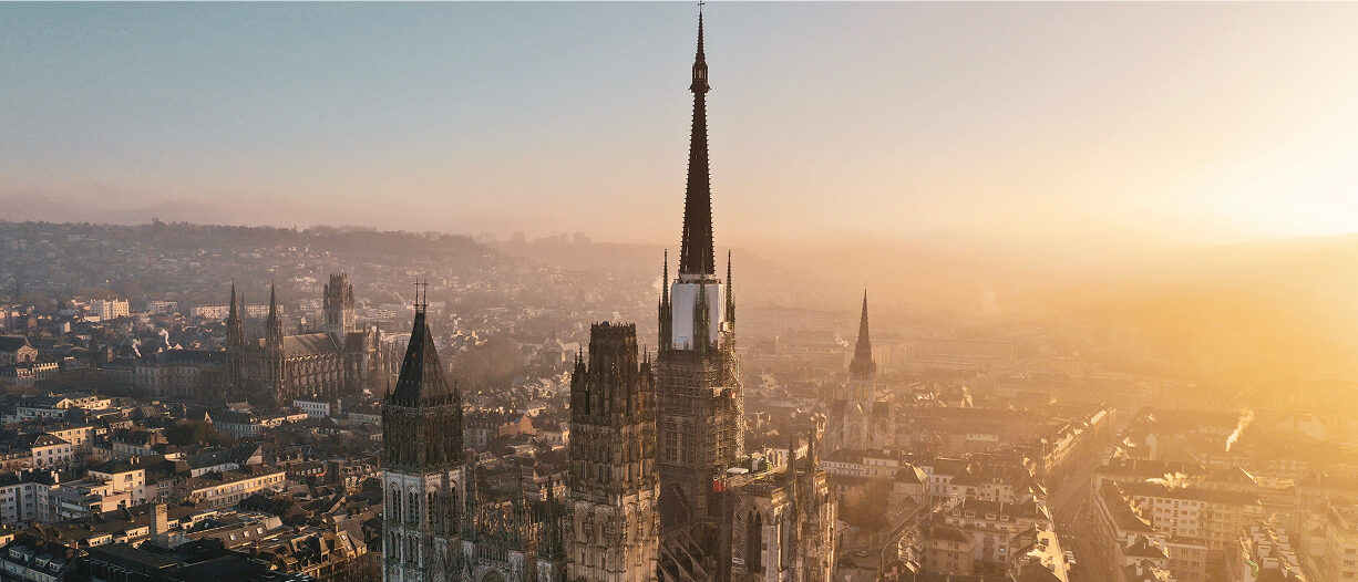 Vue sur la ville de Rouen. Degee intervient à Rouen et les villes proches.